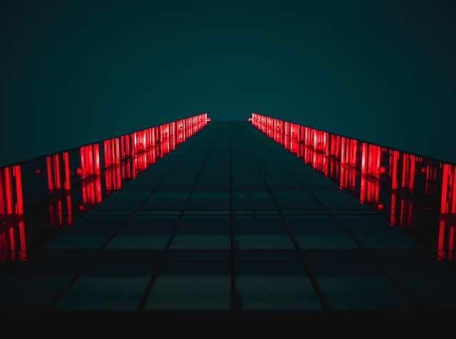 Data Warehouse vs Data Lake, Data Warehouse vs Data Lake | How They Compare